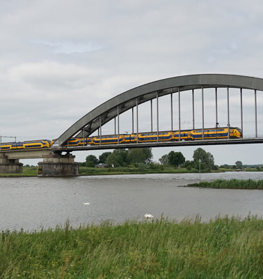 spoorbrug.jpg/